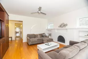 2734 W Argyle St, Chicago, IL 60625 - Photo 5