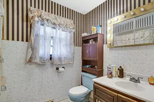 15452 Woodlawn E Ave, South Holland, IL 60473 - Photo 7