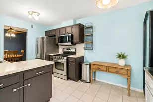 1059 Southbury Ln, Wheeling, IL 60090 - Photo 5