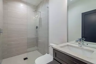 1716 W Berwyn Avenue, Chicago, IL 60640 - Photo 33