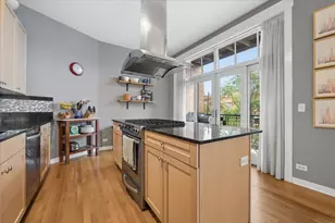 2116 W Cullom Ave, Chicago, IL 60618 - Photo 11