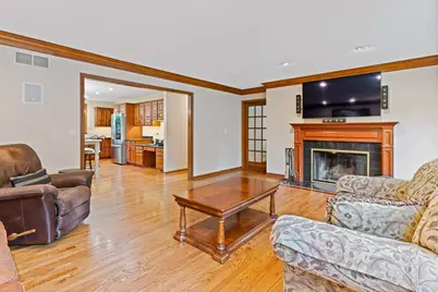 390 Grandview Avenue, Glen Ellyn, IL 60137 - Photo 13