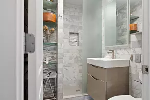 222 E Pearson St, Chicago, IL 60611 - Photo 15