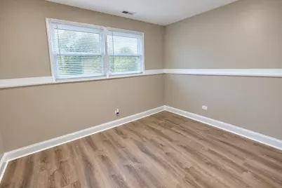 711 Southwind Drive, Carpentersville, IL 60110 - Photo 17