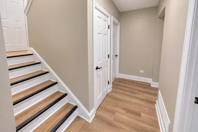 711 Southwind Drive, Carpentersville, IL 60110 - Photo 13