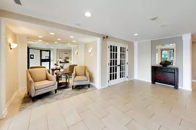 2020 Chestnut Avenue #109, Glenview, IL 60025 - Photo 3