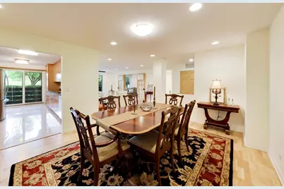 2020 Chestnut Avenue #109, Glenview, IL 60025 - Photo 7