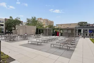 555 W Cornelia Ave, Chicago, IL 60657 - Photo 15