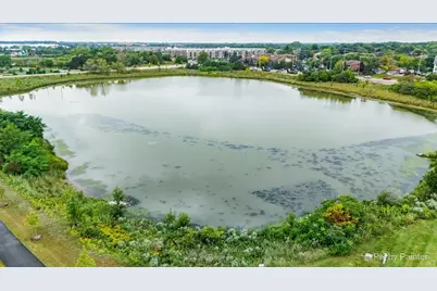 2225 Waters Edge Drive, Schaumburg, IL 60173 - Photo 27