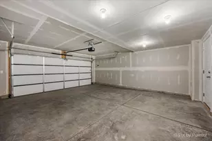 2225 Waters Edge Dr, Schaumburg, IL 60173 - Photo 25