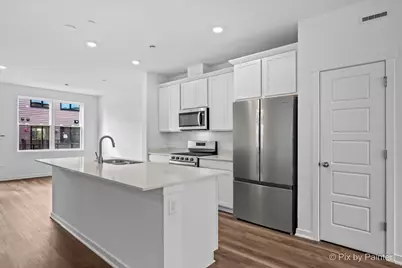 2225 Waters Edge Drive, Schaumburg, IL 60173 - Photo 3
