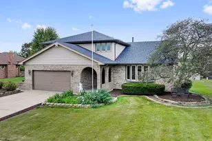 18800 Dickens Dr, Mokena, IL 60448 - Photo 3