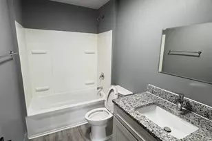 303 Stone St, Joliet, IL 60435 - Photo 9