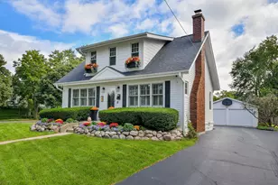 701 N Kenilworth Ave, Glen Ellyn, IL 60137 - Photo 1