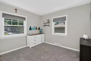 4608 Pershing Ave, Downers Grove, IL 60515 - Photo 15