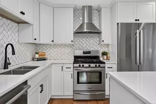 4608 Pershing Ave, Downers Grove, IL 60515 - Photo 3