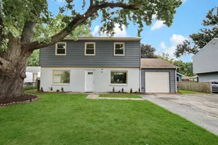 132 N Pinecrest Rd, Bolingbrook, IL 60440 - Photo 1