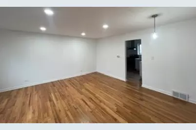 7229 N Campbell Avenue, Chicago, IL 60645 - Photo 3