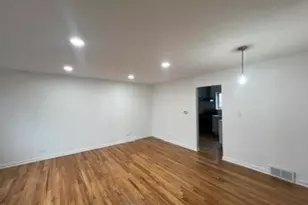 7229 N Campbell Ave, Chicago, IL 60645 - Photo 3