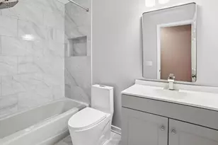 210 Glasgow Ln, Schaumburg, IL 60194 - Photo 11