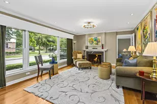 2761 Lincolnwood Dr, Evanston, IL 60201 - Photo 5