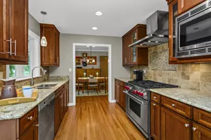 2761 Lincolnwood Dr, Evanston, IL 60201 - Photo 13