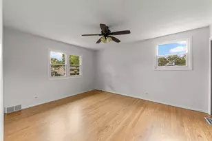 1302 Coolidge Ave, Wheaton, IL 60189 - Photo 13