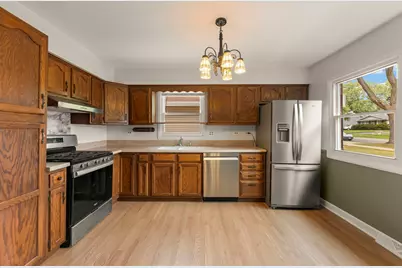 1302 Coolidge Avenue, Wheaton, IL 60189 - Photo 9