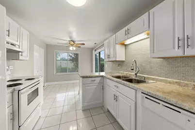 861 Yosemite Trail #B, Roselle, IL 60172 - Photo 9