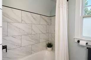 470 Marguerite St, Elgin, IL 60123 - Photo 17
