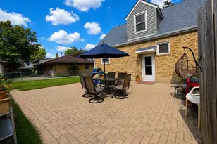 470 Marguerite St, Elgin, IL 60123 - Photo 21