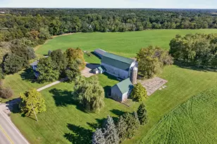 3208 S Country Club Rd, Woodstock, IL 60098 - Photo 95