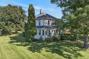 3208 S Country Club Rd, Woodstock, IL 60098 - Photo 1