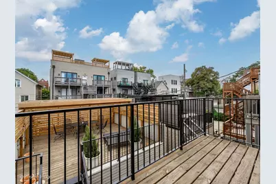 2227 W Medill Avenue, Chicago, IL 60647 - Photo 31