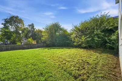 657 S McAlister Avenue, Waukegan, IL 60085 - Photo 19