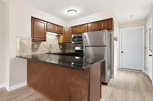 27W113 Cooley Ave, Winfield, IL 60190 - Photo 7