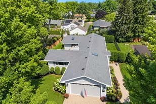 434 Valencia Ave E, Barrington, IL 60010 - Photo 1