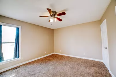503 W Park Avenue, Watseka, IL 60970 - Photo 15