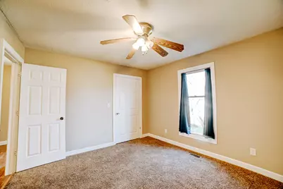 503 W Park Avenue, Watseka, IL 60970 - Photo 21