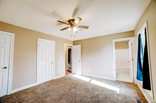 503 W Park Ave, Watseka, IL 60970 - Photo 17