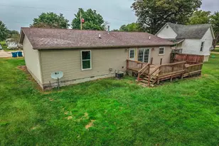 503 W Park Ave, Watseka, IL 60970 - Photo 3