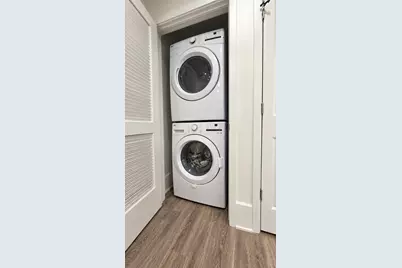 3225 N Kenneth Avenue #B, Chicago, IL 60641 - Photo 9