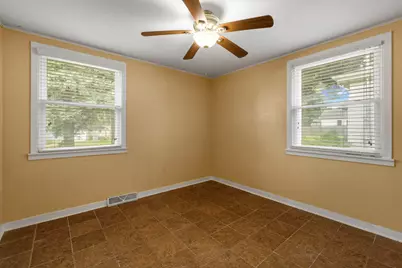 939 N Sleight Street, Naperville, IL 60563 - Photo 7