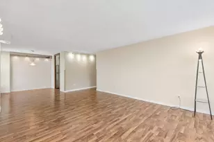 5401 S Hyde Park Blvd, Chicago, IL 60615 - Photo 3