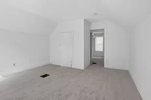 1205 W Taylor St, Bloomington, IL 61701 - Photo 15