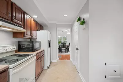 921B Cheshire Drive #B, Champaign, IL 61821 - Photo 29