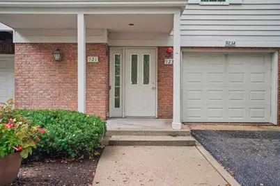 921B Cheshire Drive #B, Champaign, IL 61821 - Photo 5