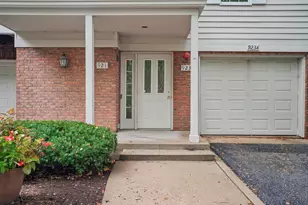 921B Cheshire Dr, Champaign, IL 61821 - Photo 5