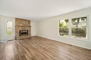 2656 Bloomfield Dr, Lisle, IL 60532 - Photo 17