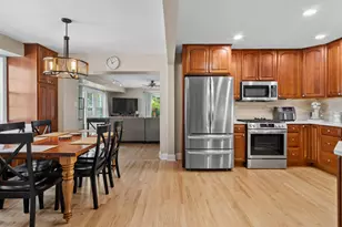 7049 N Moselle Ave, Chicago, IL 60646 - Photo 9